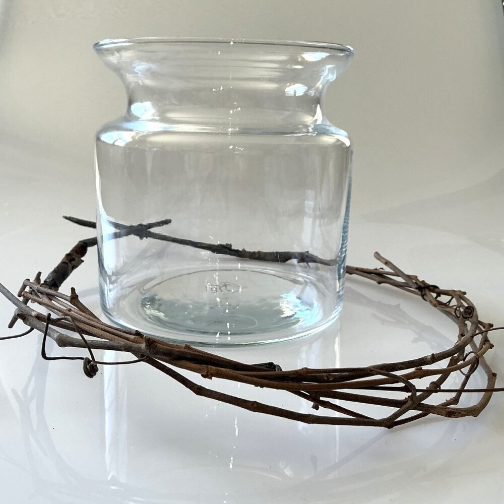 FTD CINCHED VASE GLASS VASE WITH GRAPEVIEN TWIG WREATH GUC